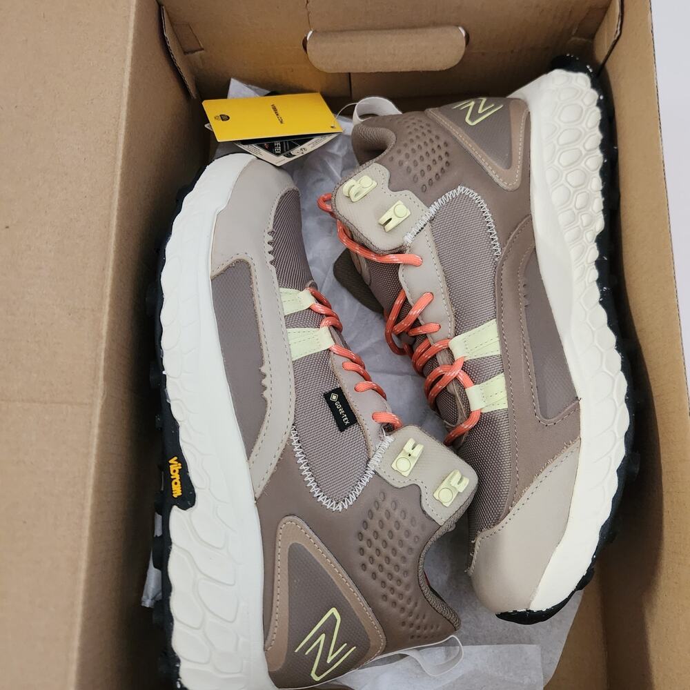 New Balance Women's Fresh Foam X Hierro Mid GTX V1 Trail Running Shoe, 9.5 M - Picture 11 of 12